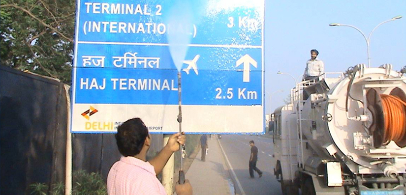 signboard / gantry cleaning